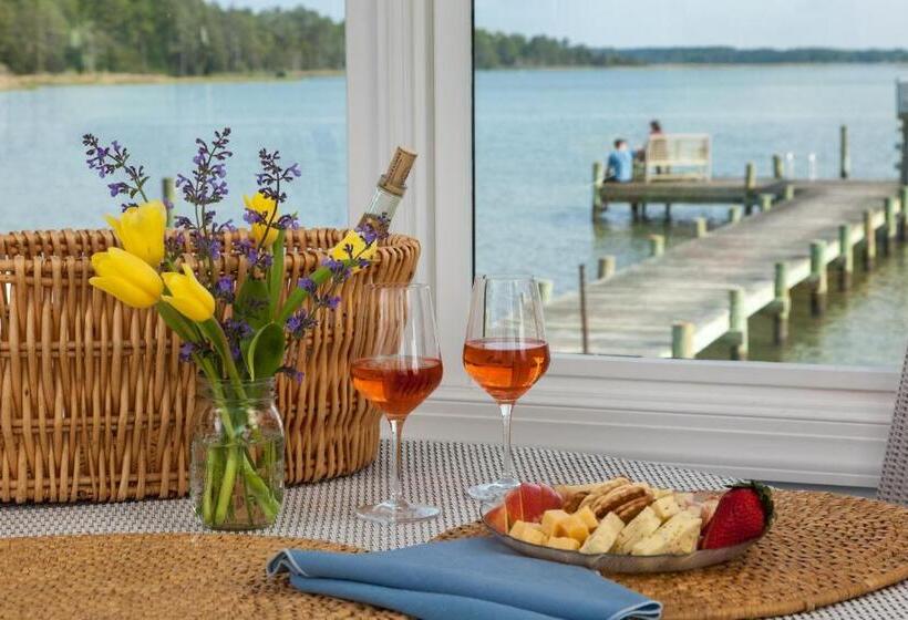 Bed and Breakfast Inn At Warner Hall