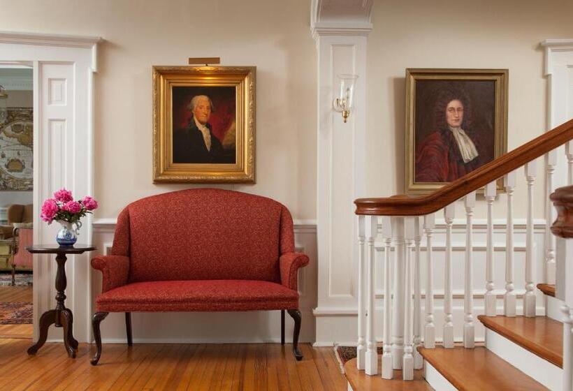 住宿加早餐  Inn At Warner Hall