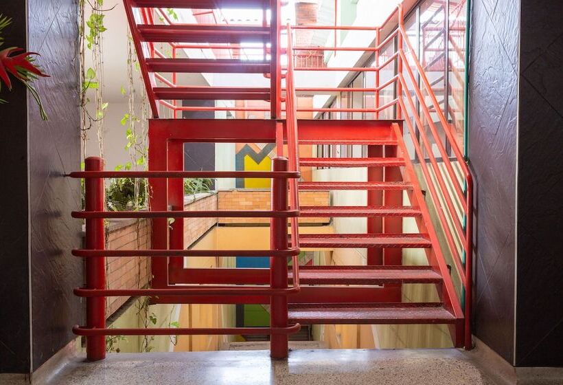 هتل Sevilla Plaza