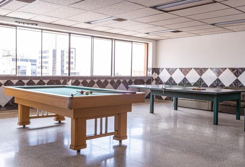 هتل Sevilla Plaza