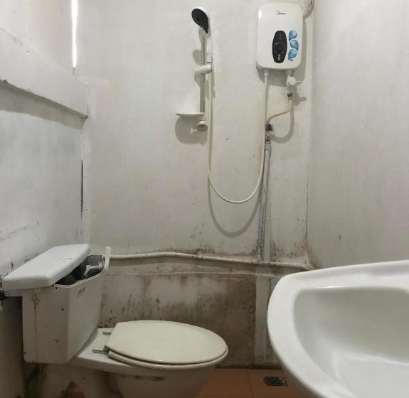 هتل Spot On 89793 Tiong Yiing