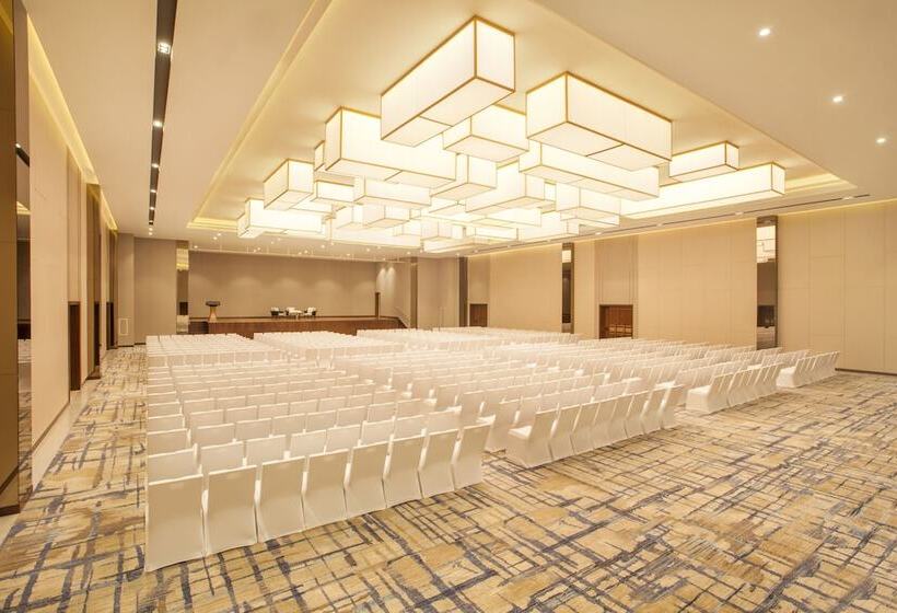 ホテル Hyatt Regency Thrissur