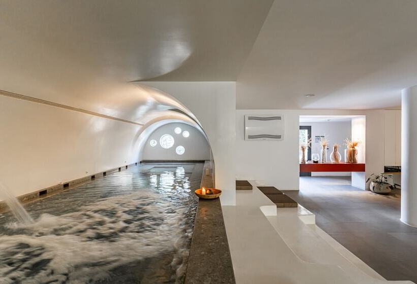 Orama Hotel & Spa