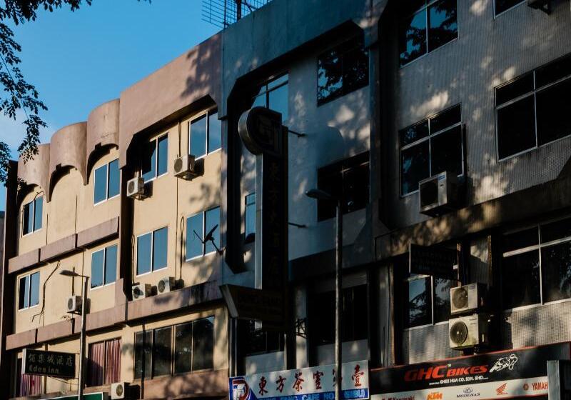 Dung Fang Hotel By Oyo Rooms