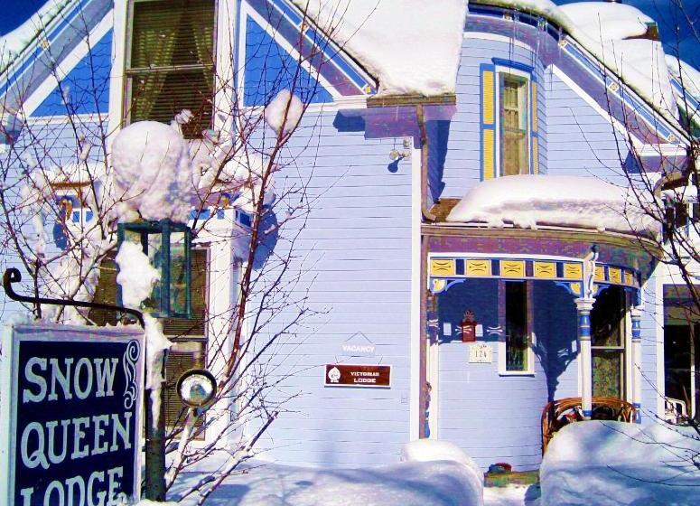 تختخواب و صبحانه The Snow Queen Lodge