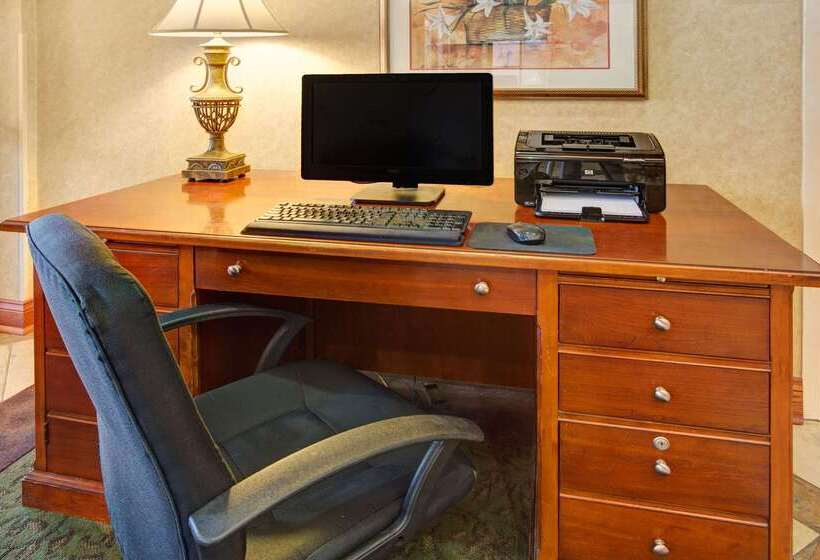 Отель Baymont By Wyndham Indianapolis West