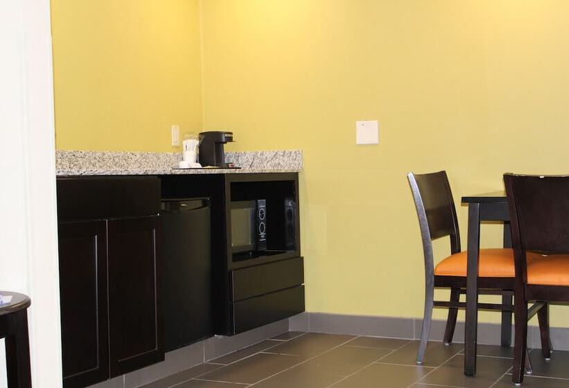 هتل Baymont By Wyndham Newark At University Of Delaware