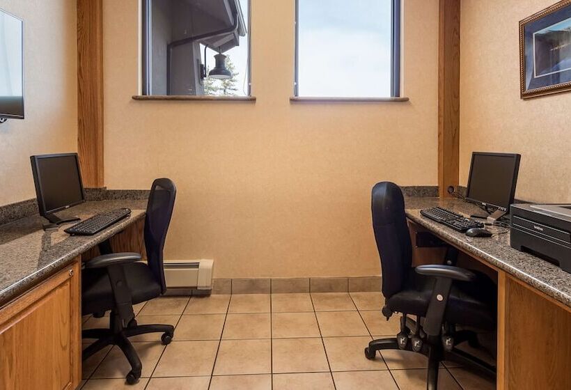 هتل Best Western Plus Silver Saddle Inn
