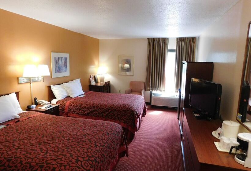 هتل Days Inn & Suites By Wyndham Cedar Rapids