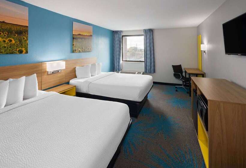 בית מלון כפרי Days Inn & Suites By Wyndham Northwest Indianapolis
