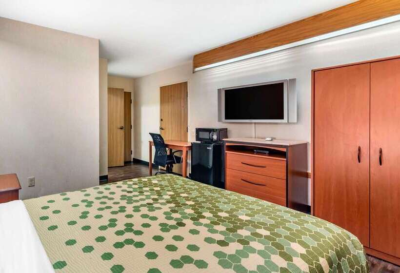 هتل Econo Lodge North Academy