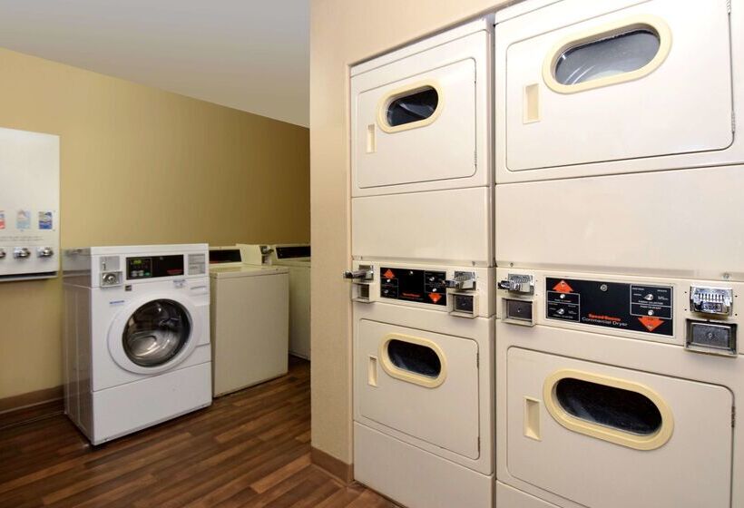 هتل Extended Stay America Suites  Cleveland  Great Northern Mall