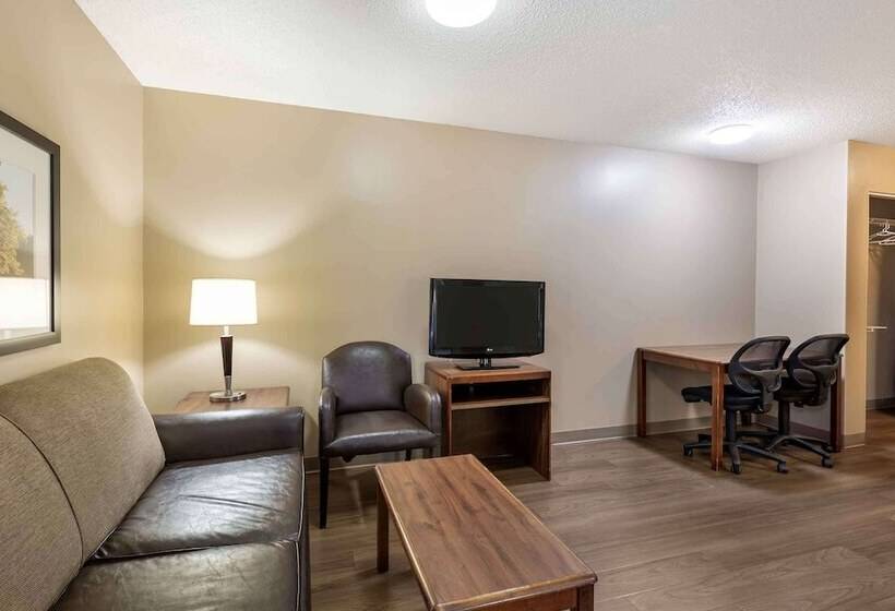 هتل Extended Stay America Suites  Cleveland  Great Northern Mall