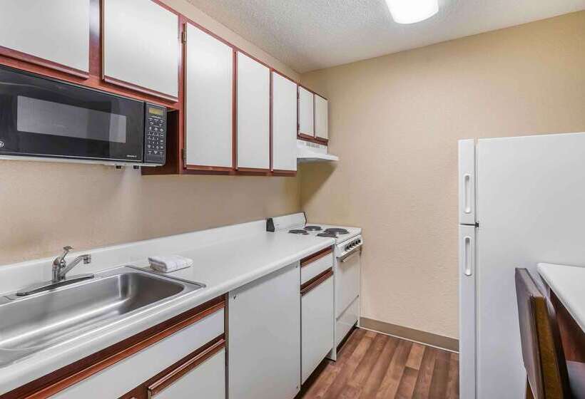 هتل Extended Stay America Select Suites   Des Moines   West Des Moines