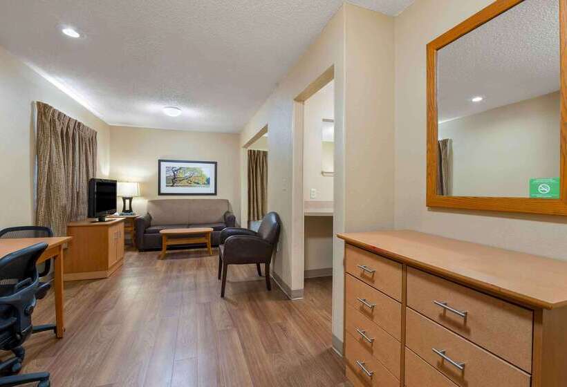 هتل Extended Stay America Select Suites   Detroit   Ann Arbor   University South