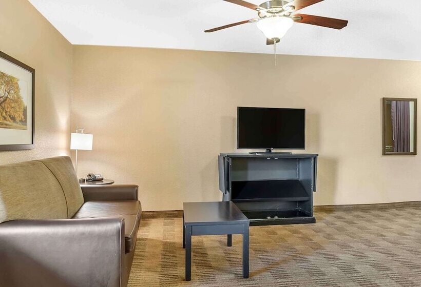 هتل Extended Stay America Select Suites   Detroit   Ann Arbor   University South