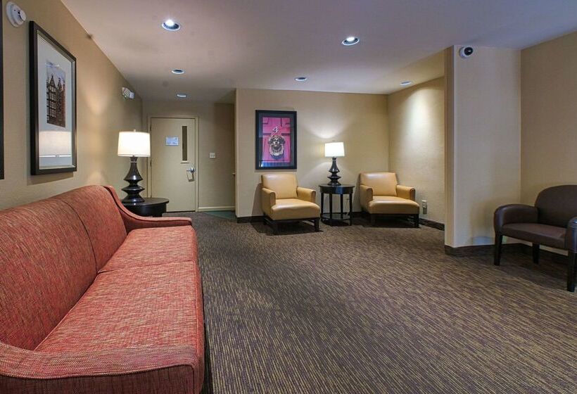 ホテル Suburban Studios Louisville East