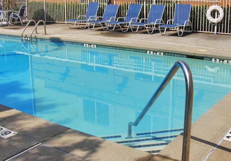 בית מלון כפרי Extended Stay America Suites  Oklahoma City  Northwest