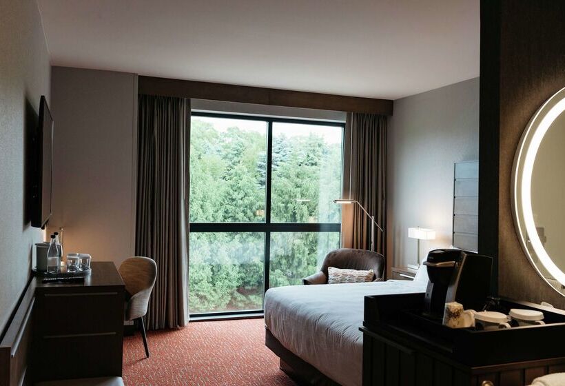 Revel Hotel Des Moines Urbandale, Tapestry Collection By Hilton
