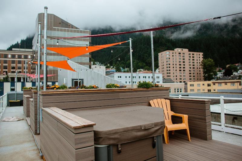 هتل Silverbow Inn & Suites