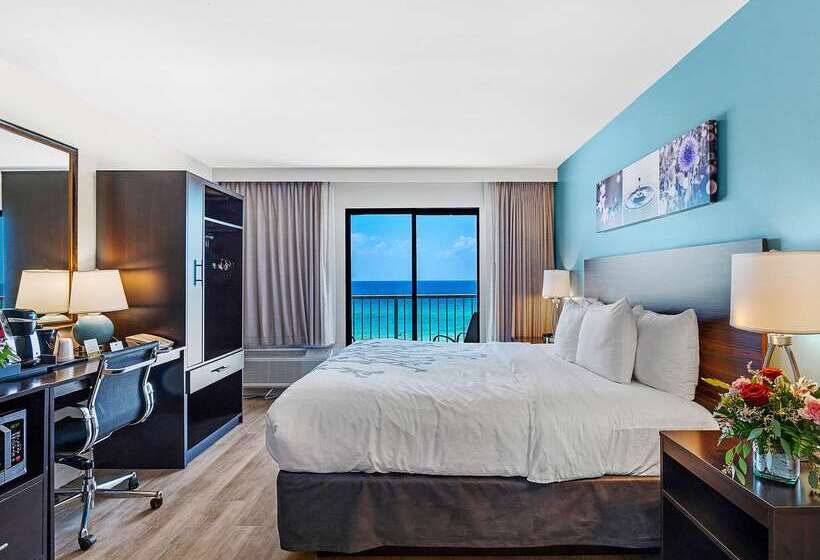 هتل Sleep Inn On The Beach