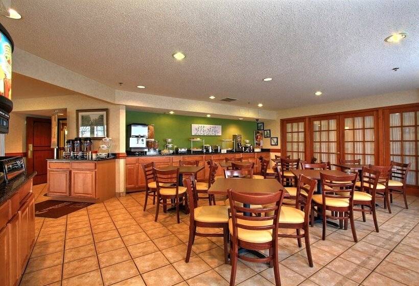 هتل Sleep Inn & Suites