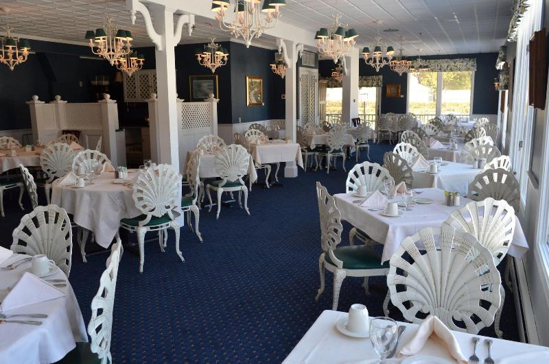 فندق Stafford's Bay View Inn