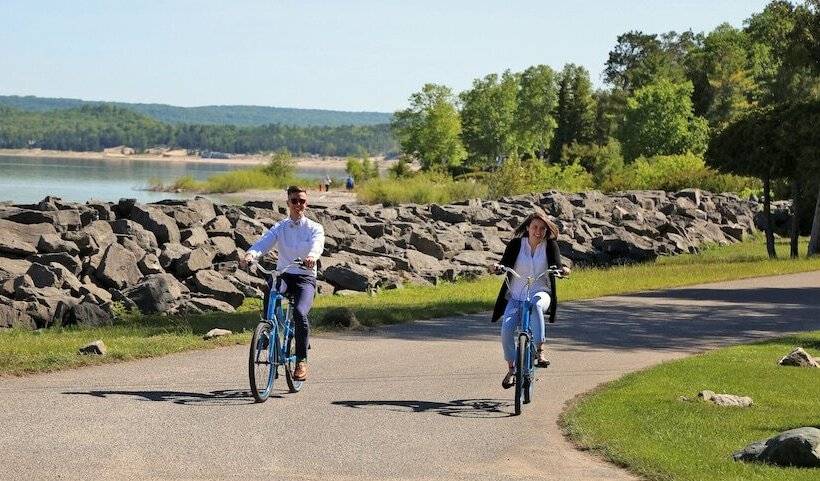 فندق Stafford's Bay View Inn
