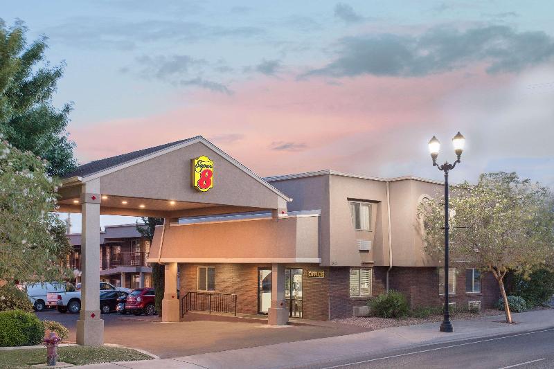 هتل Super 8 By Wyndham St. George Ut