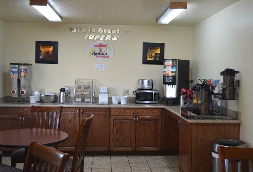 هتل Super 8 By Wyndham St. George Ut