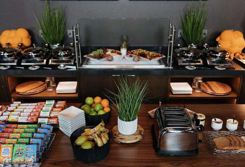 Revel Hotel Des Moines Urbandale, Tapestry Collection By Hilton