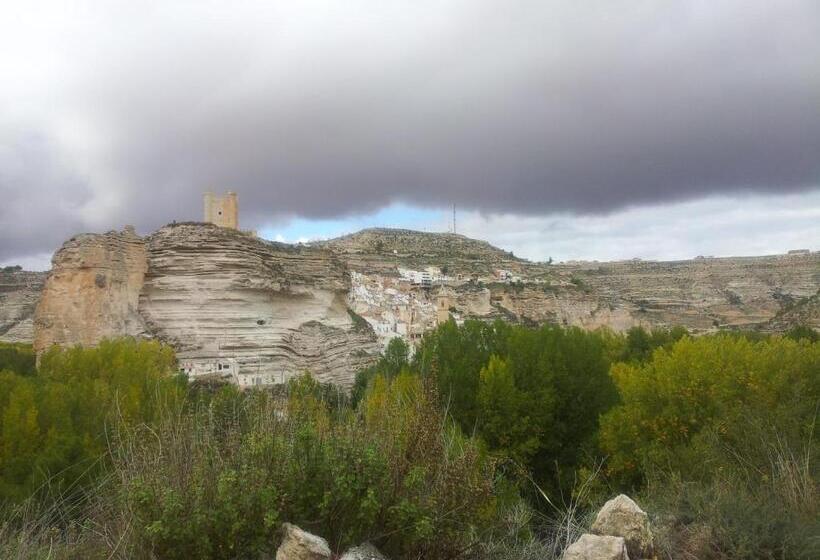 هتل Hostal Alcalá Del Jucar