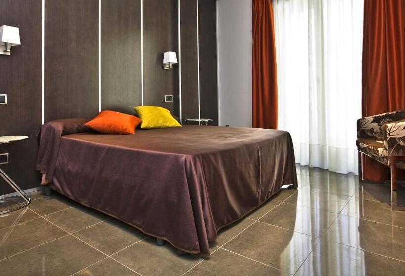 هتل Hostal Alcalá Del Jucar