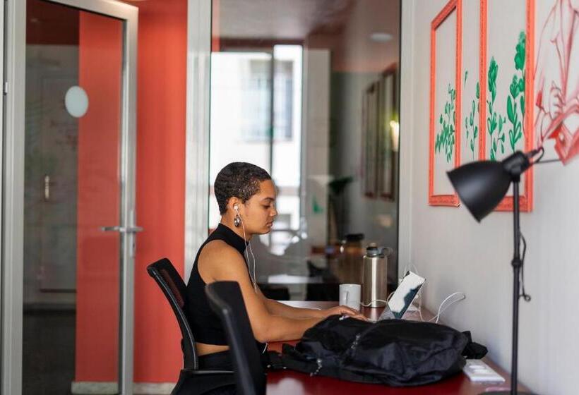 Общежитие Selina Athens Theatrou