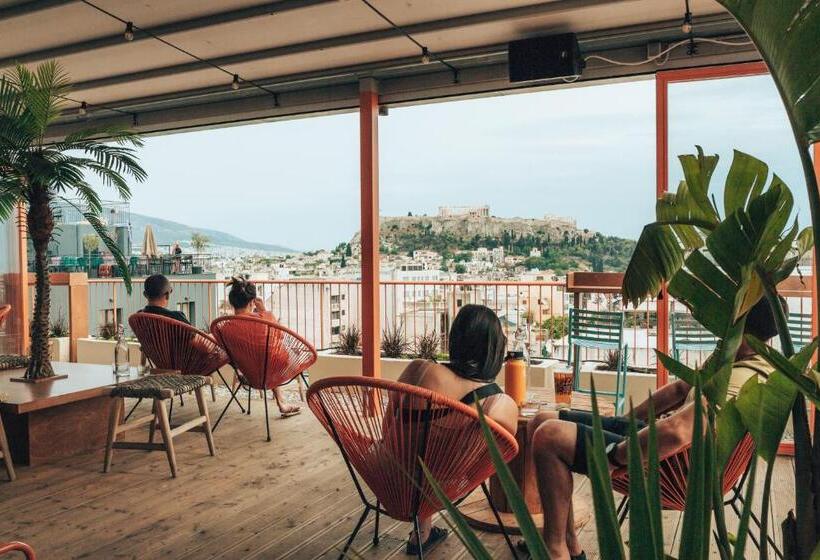 Общежитие Selina Athens Theatrou