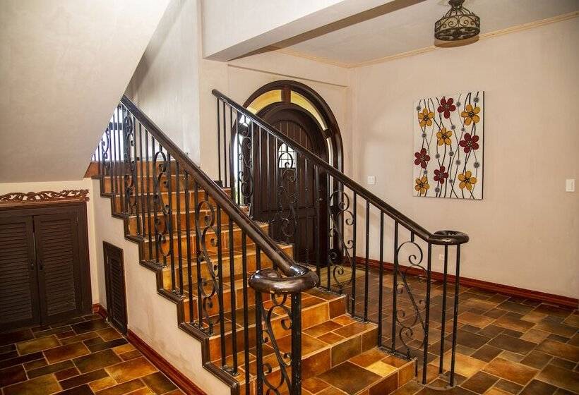 تختخواب و صبحانه Seven Color Sea View Villa