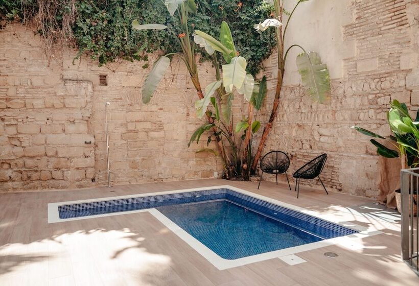 فندق فئة نجمة واحدة Astuto Boutique Jerez  Adults Only