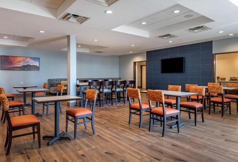 ホテル Best Western Plus Desert View Inn & Suites