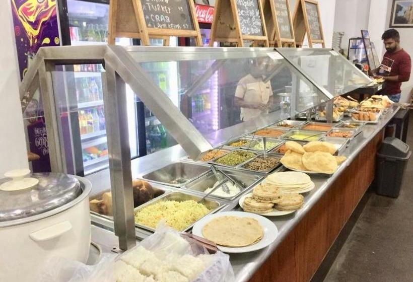 فندق Luxury Inn Matale