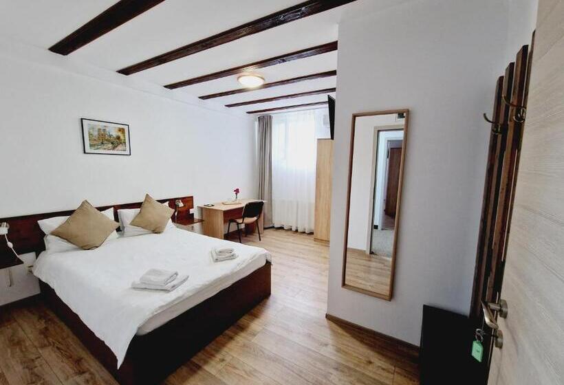 تختخواب و صبحانه Confort Inn