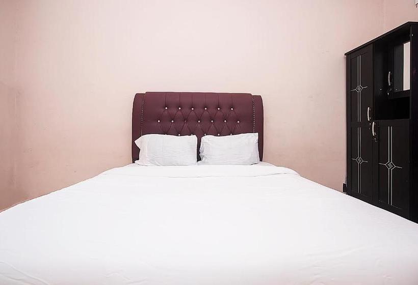 هتل Oyo 2888 Nayni Kost