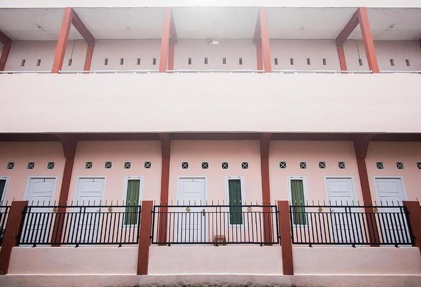 هتل Oyo 2888 Nayni Kost