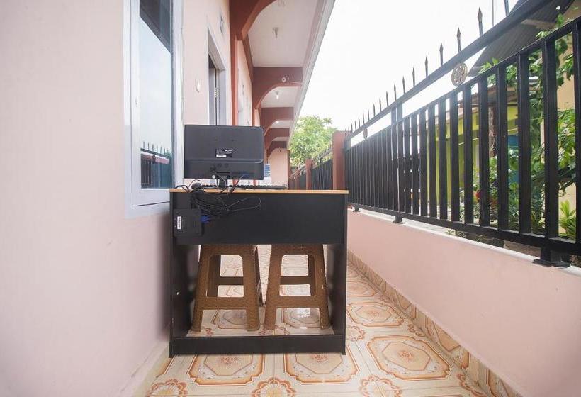 هتل Oyo 2888 Nayni Kost