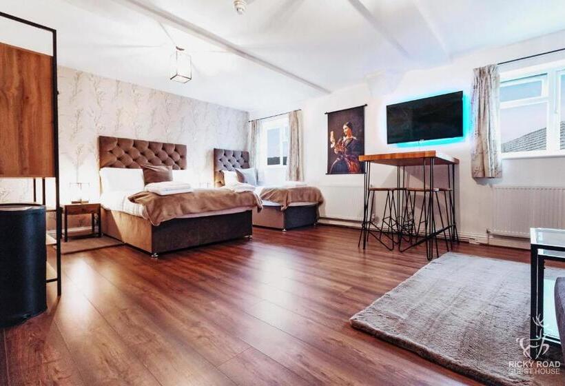 تختخواب و صبحانه Ricky Road Guest House   Wizard Studio Room Available To Book Now