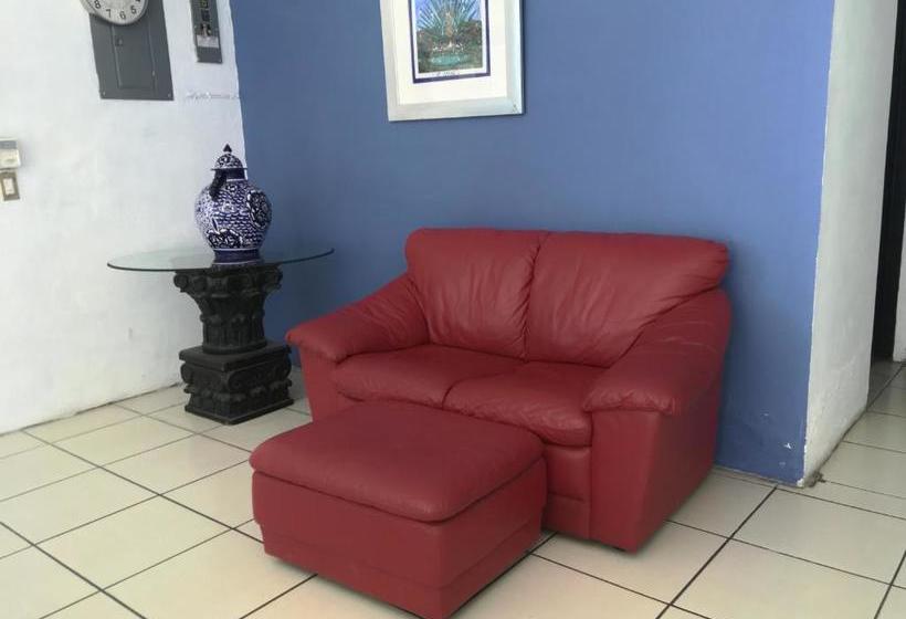 فندق La Quinta Sm