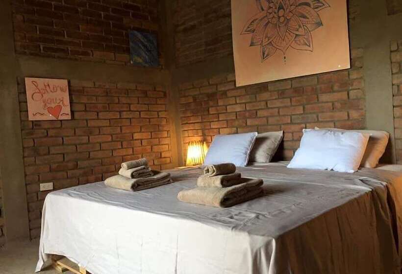 Isla Encantada   Hostel