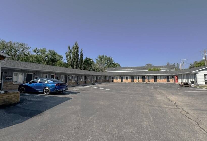 Deer Lodge Motel