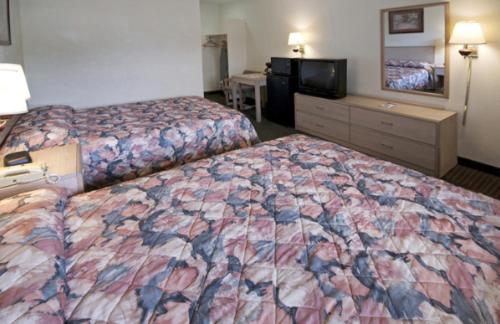Отель American Eagle Inn Fayetteville