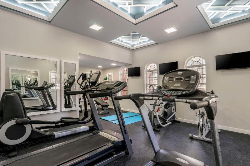 فندق Clarion Pointe Tampa Brandon Near Fairgrounds And Casino