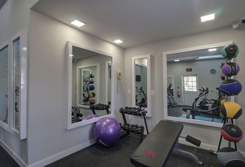 فندق Clarion Pointe Tampa Brandon Near Fairgrounds And Casino